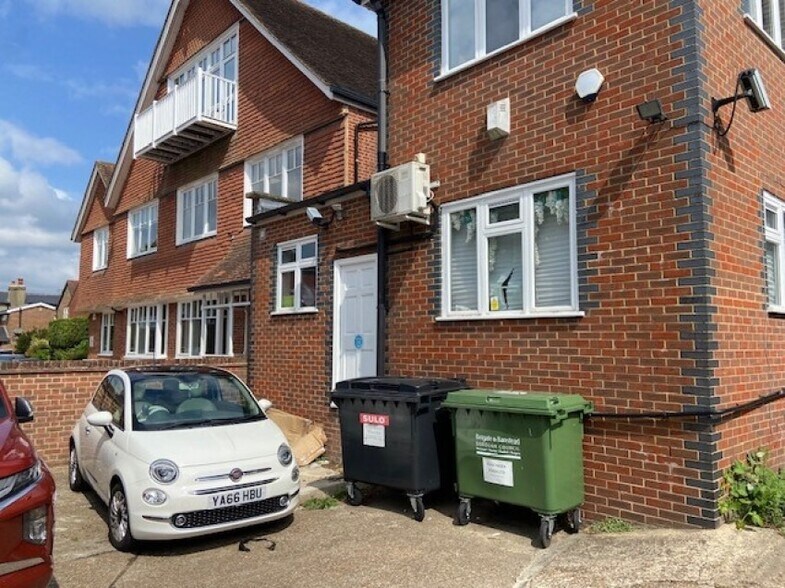 13 West St, Reigate en venta - Foto del edificio - Imagen 2 de 2