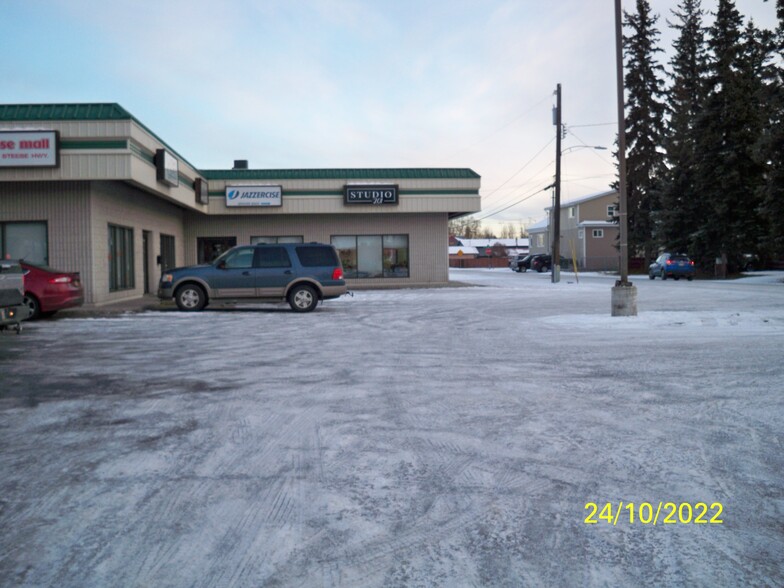 201 OLD STEESE Hwy, Fairbanks, AK en alquiler - Foto del edificio - Imagen 3 de 12