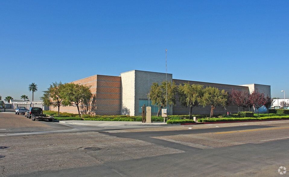 6000 Dale St, Buena Park, CA en alquiler - Foto del edificio - Imagen 2 de 7