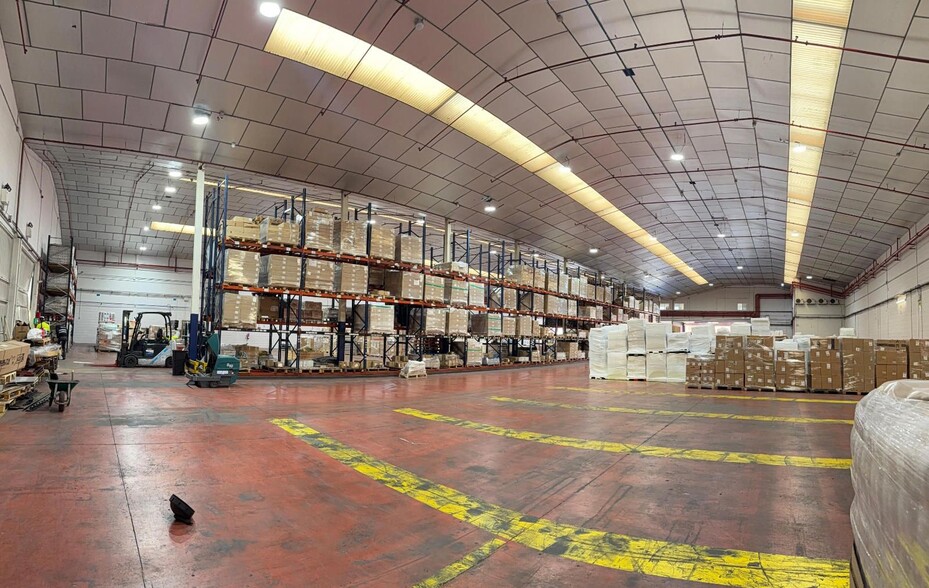 Calle de las Américas, 6, Coslada, Madrid en venta - Foto del edificio - Imagen 2 de 9