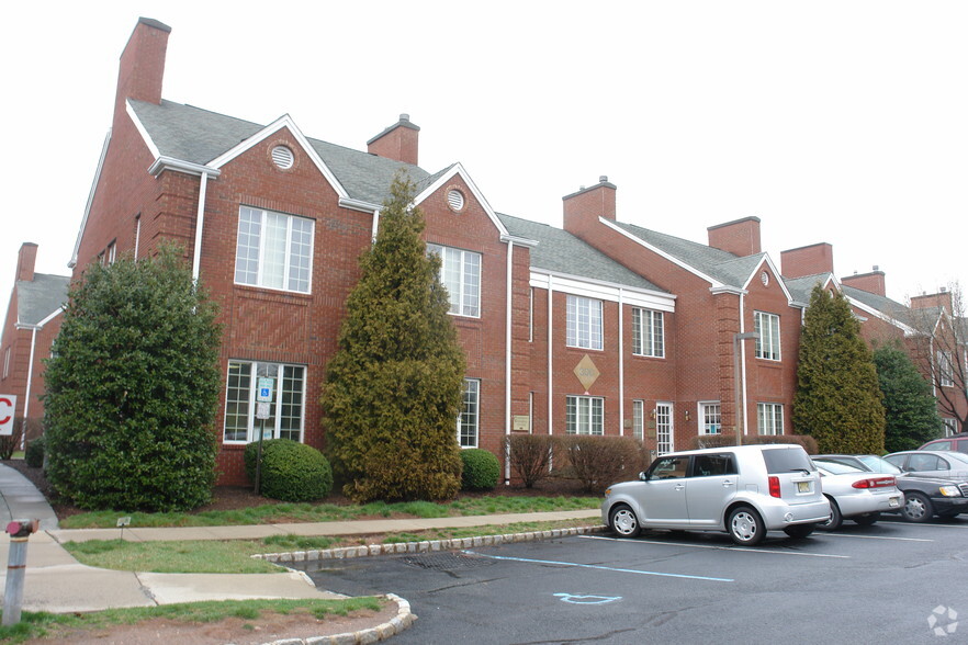 312-324 Courtyard Dr, Hillsborough, NJ en venta - Foto principal - Imagen 1 de 15