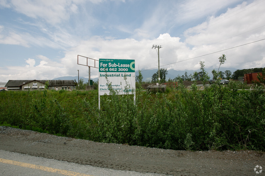 7652 Arnold Rd, Chilliwack, BC en alquiler - Foto del edificio - Imagen 2 de 2