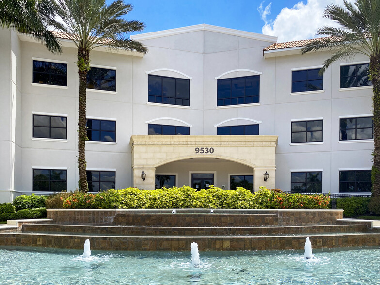 9530 Marketplace Rd, Fort Myers, FL en alquiler - Foto del edificio - Imagen 2 de 10