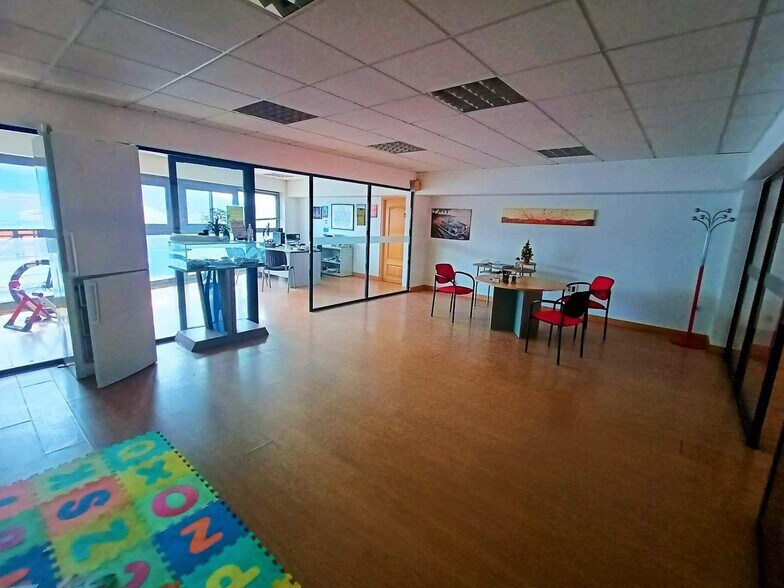 Nave en Cáceres, Cáceres en alquiler - Foto del interior - Imagen 1 de 10