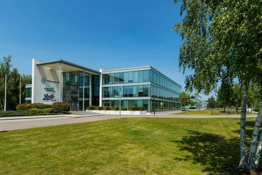 2 Brooklands Rd, Weybridge en alquiler - Foto del edificio - Imagen 3 de 20