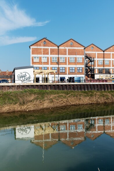 New Broughton Rd, Melksham en alquiler - Foto del edificio - Imagen 1 de 11