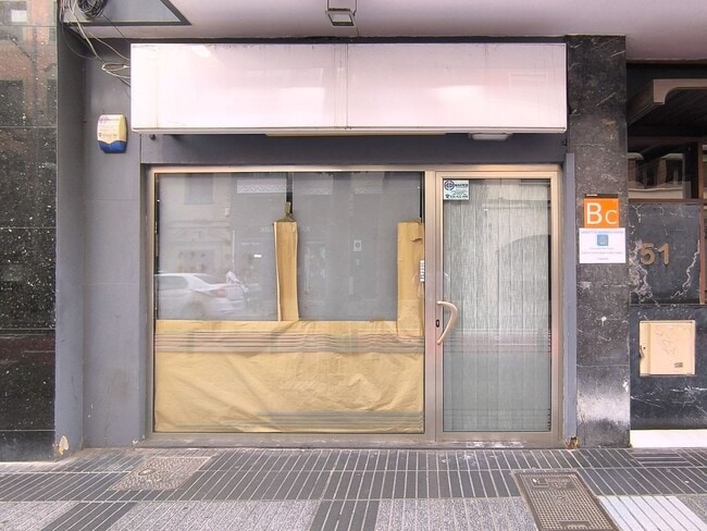 Más detalles de del Leon y Castillo, 51, Las Palmas de Gran Canaria - Local en alquiler