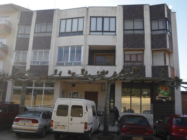 Avenida Puente de Hierro, 75, Carrizo, León en venta - Foto principal - Imagen 1 de 4