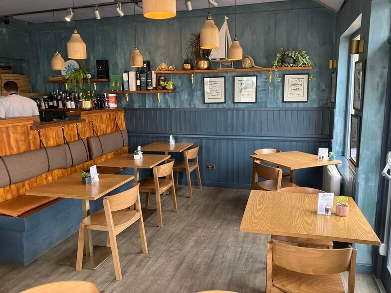 21 Bank St, Cromarty en venta - Foto del edificio - Imagen 2 de 7