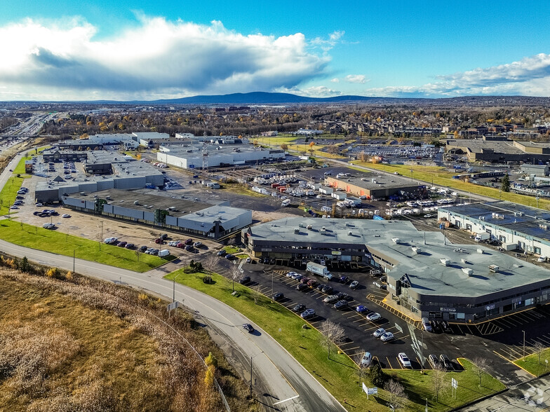 2500 Rue Jean-Perrin, Québec, QC en alquiler - Foto del edificio - Imagen 1 de 28