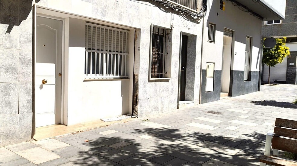 Local en Elche, Alicante en venta - Foto del edificio - Imagen 2 de 4