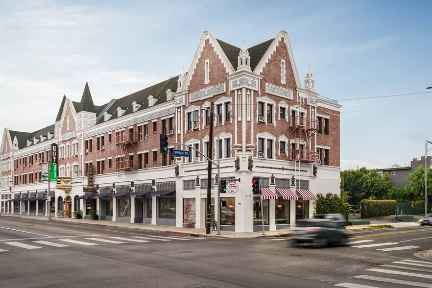 5150-5174 Melrose Ave, Los Angeles, CA en alquiler - Foto del edificio - Imagen 1 de 12