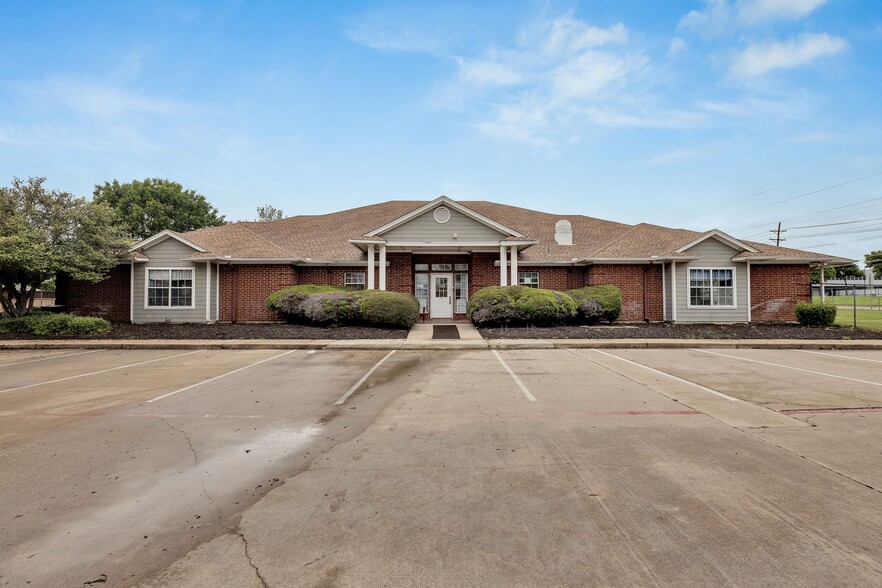 1504 N Garden Ridge Blvd, Lewisville, TX en alquiler - Foto principal - Imagen 1 de 1