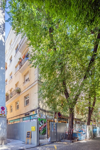 Más detalles de Calle de Tribulete, 18, Madrid - Edificio residencial​ en venta