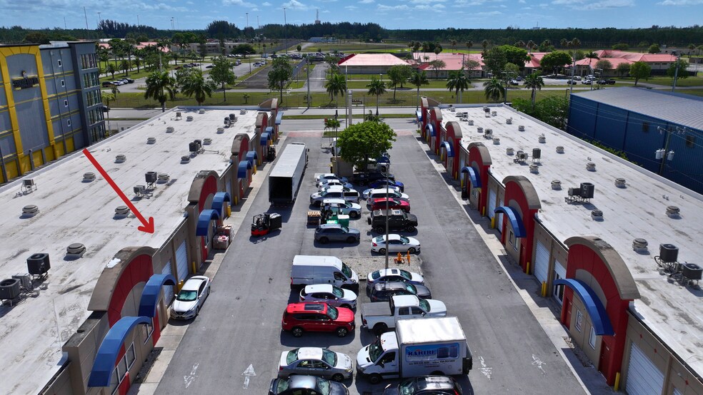 16300 SW 137th Ave, Miami, FL en venta - Foto del edificio - Imagen 2 de 35