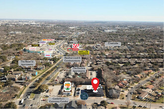 5621 Emerald Forest Dr, Austin, TX en alquiler Foto del edificio- Imagen 2 de 19