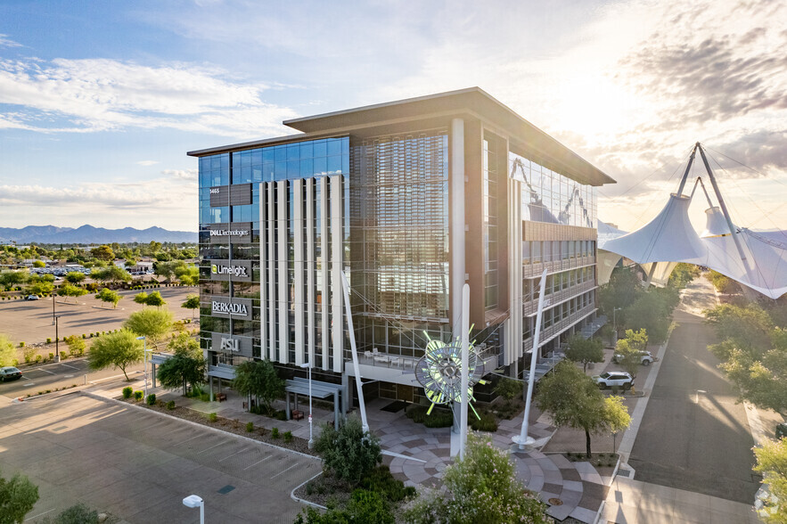 1465 N Scottsdale Rd, Scottsdale, AZ en alquiler - Foto del edificio - Imagen 3 de 9