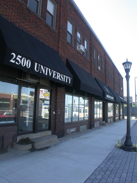 2470-2512 University Ave W, Saint Paul, MN en alquiler - Foto del edificio - Imagen 1 de 9