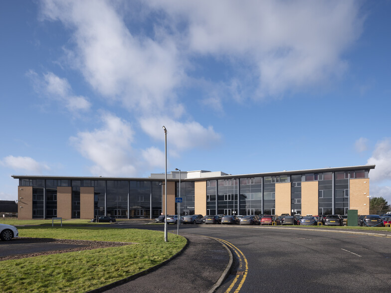 1 Robroyston Oval, Glasgow en alquiler - Foto del edificio - Imagen 1 de 5