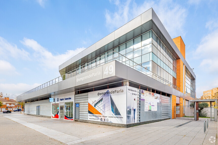 Avenida del Leguario, 49, Parla, Madrid en alquiler - Foto del edificio - Imagen 1 de 17