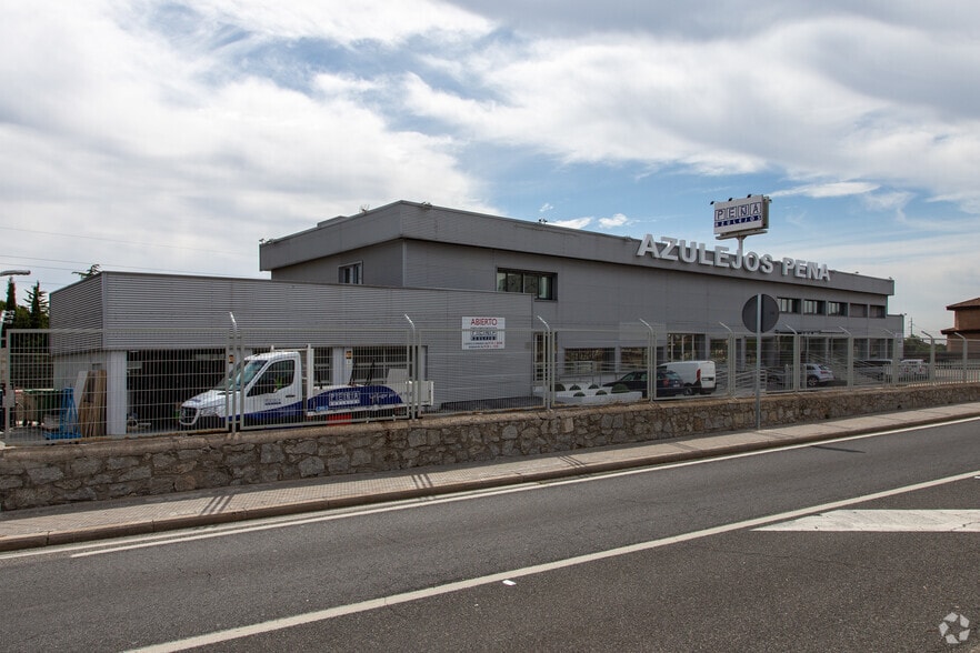 Calle Apeadero, 48, Las Rozas de Madrid, Madrid en alquiler - Foto del edificio - Imagen 2 de 2