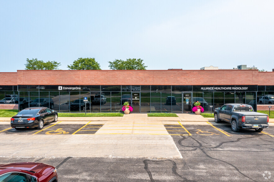 7601 Office Plaza Dr N, West Des Moines, IA en alquiler - Foto del edificio - Imagen 3 de 5