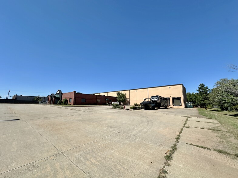 711 NE 39th St, Oklahoma City, OK en alquiler - Foto del edificio - Imagen 2 de 13