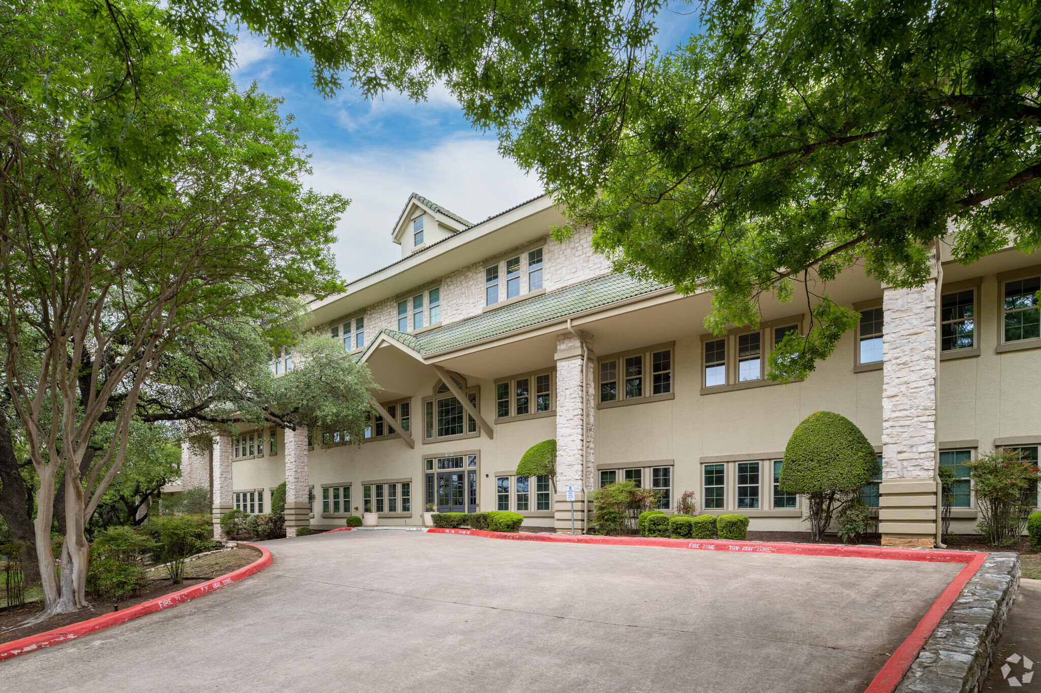 11211 Taylor Draper Ln, Austin, TX en alquiler Foto del edificio- Imagen 1 de 10