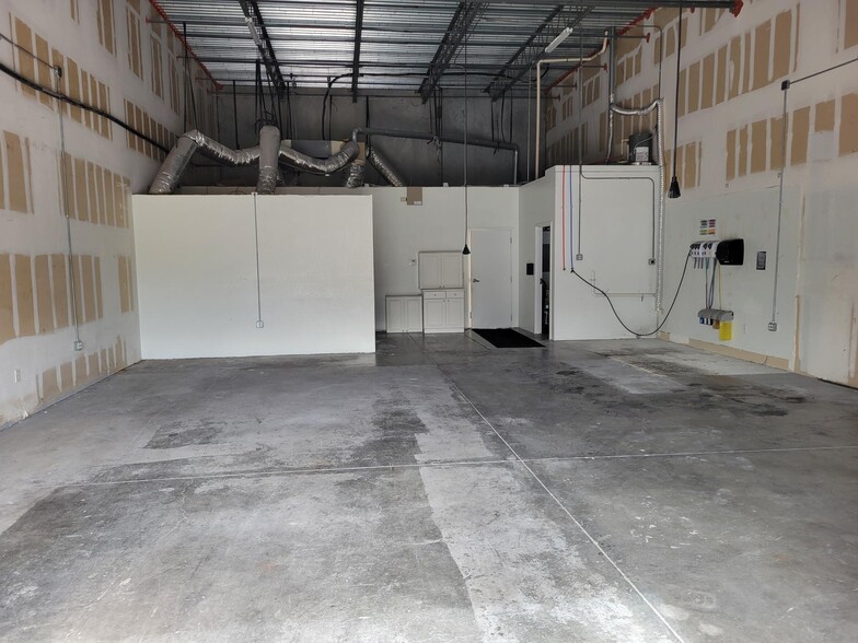 5565 Lee St, Lehigh Acres, FL en alquiler - Foto del interior - Imagen 3 de 6