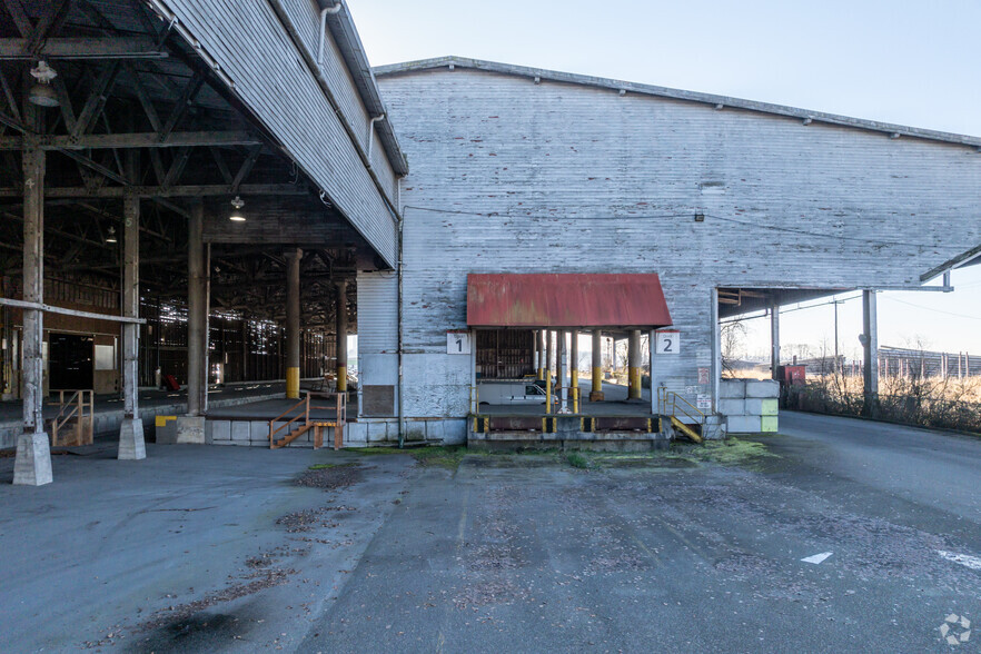 1050 United Blvd, Coquitlam, BC en alquiler - Foto del edificio - Imagen 2 de 7