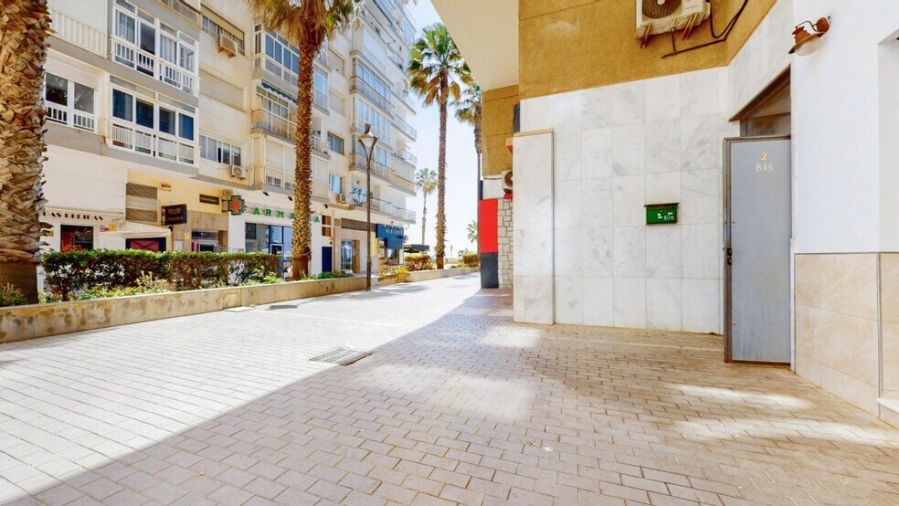 Calle Pintor Casilari Roldán, 2, Málaga, Málaga en venta - Foto del edificio - Imagen 2 de 18