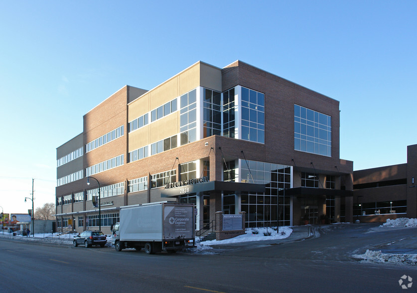 2828 Chicago Ave S, Minneapolis, MN en alquiler - Foto del edificio - Imagen 1 de 2