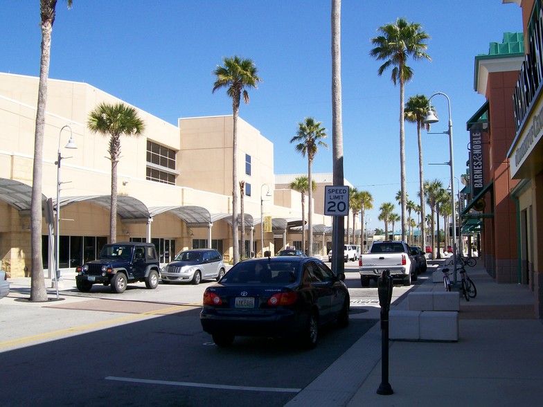 50 Gemini Blvd N, Orlando, FL en alquiler - Foto del edificio - Imagen 3 de 3