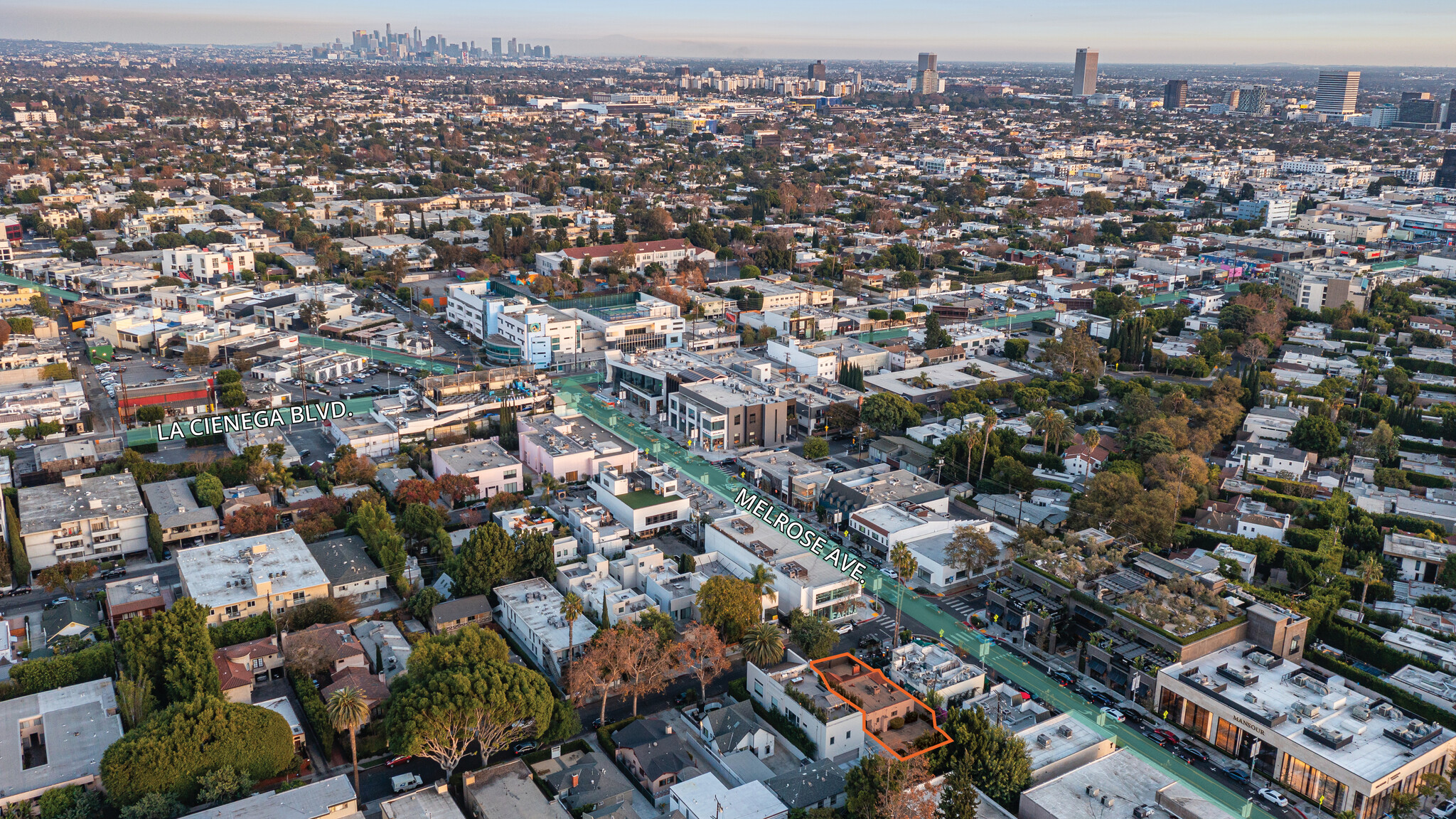 607 Westmount Dr, West Hollywood, CA en venta Foto del edificio- Imagen 1 de 8