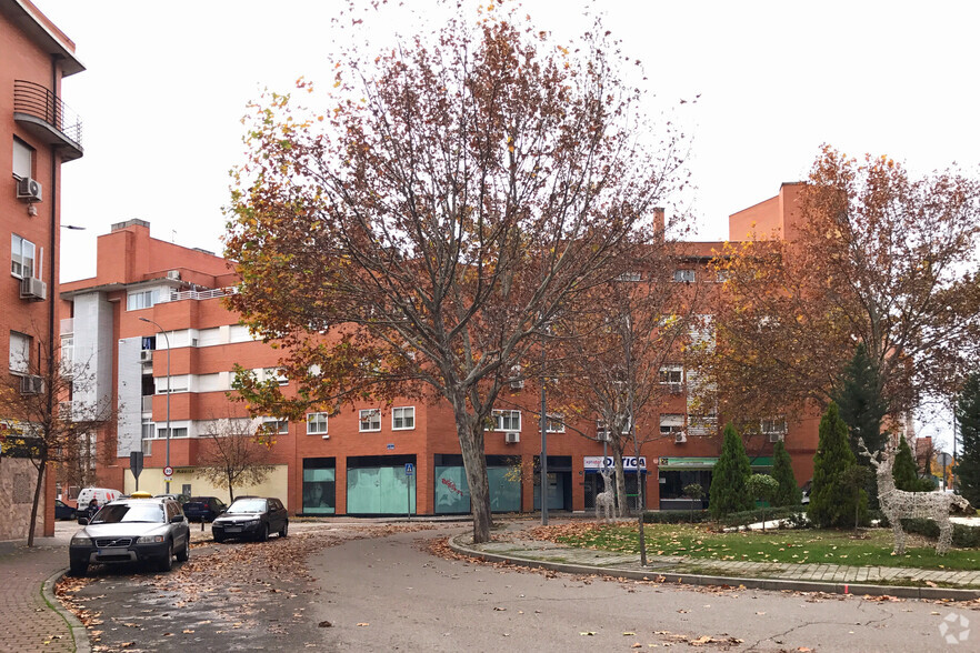 Avenida De Los Premios Nobel, 22, Torrejón De Ardoz, Madrid en alquiler - Foto del edificio - Imagen 1 de 2