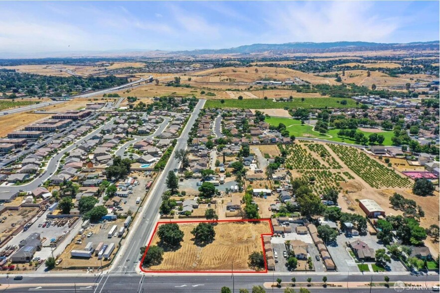 3200 E 18th St, Antioch, CA en venta - Foto del edificio - Imagen 1 de 3