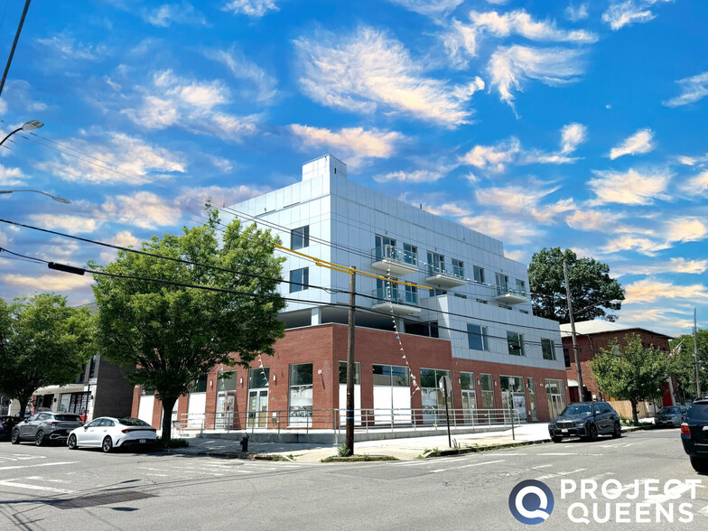 150-23 Barclay Ave, Flushing, NY en alquiler - Foto del edificio - Imagen 1 de 4