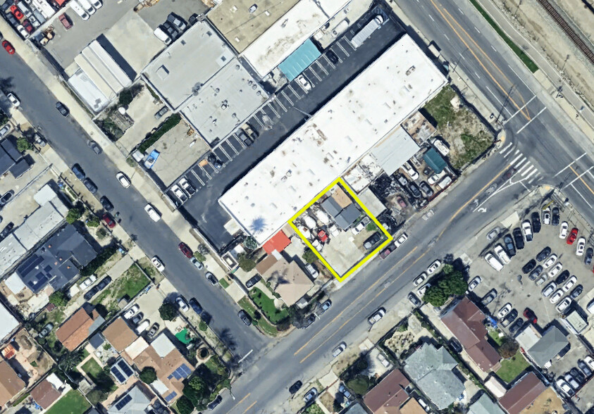 13019 Terra Bella St, Pacoima, CA en venta - Foto del edificio - Imagen 3 de 8