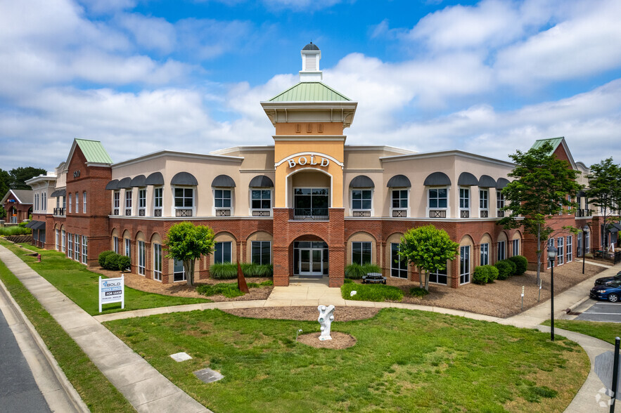 50101 Governors Dr, Chapel Hill, NC en alquiler - Foto del edificio - Imagen 3 de 47