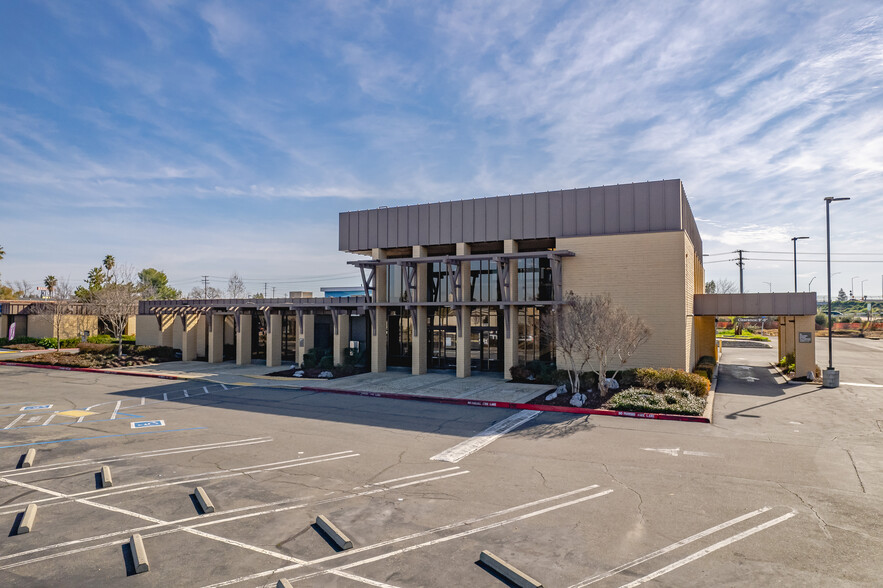 110 Harding Blvd, Roseville, CA en venta - Foto del edificio - Imagen 1 de 10