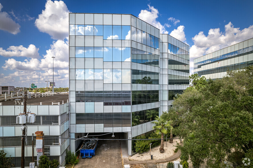 5821 Southwest Fwy, Houston, TX en alquiler - Foto del edificio - Imagen 1 de 11