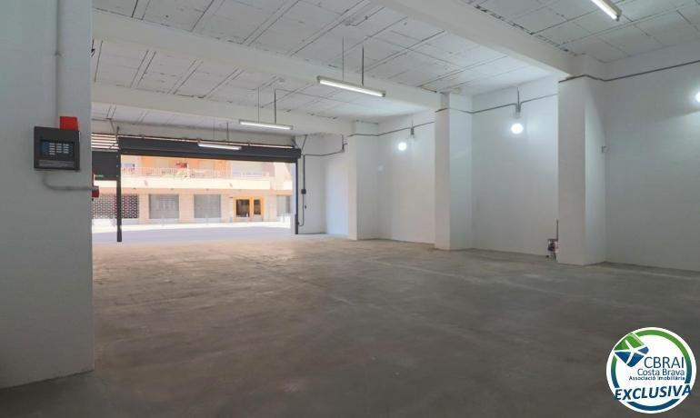 Figueres, GER 17600 - Unidad - -  - Foto del interior - Image 1 of 5