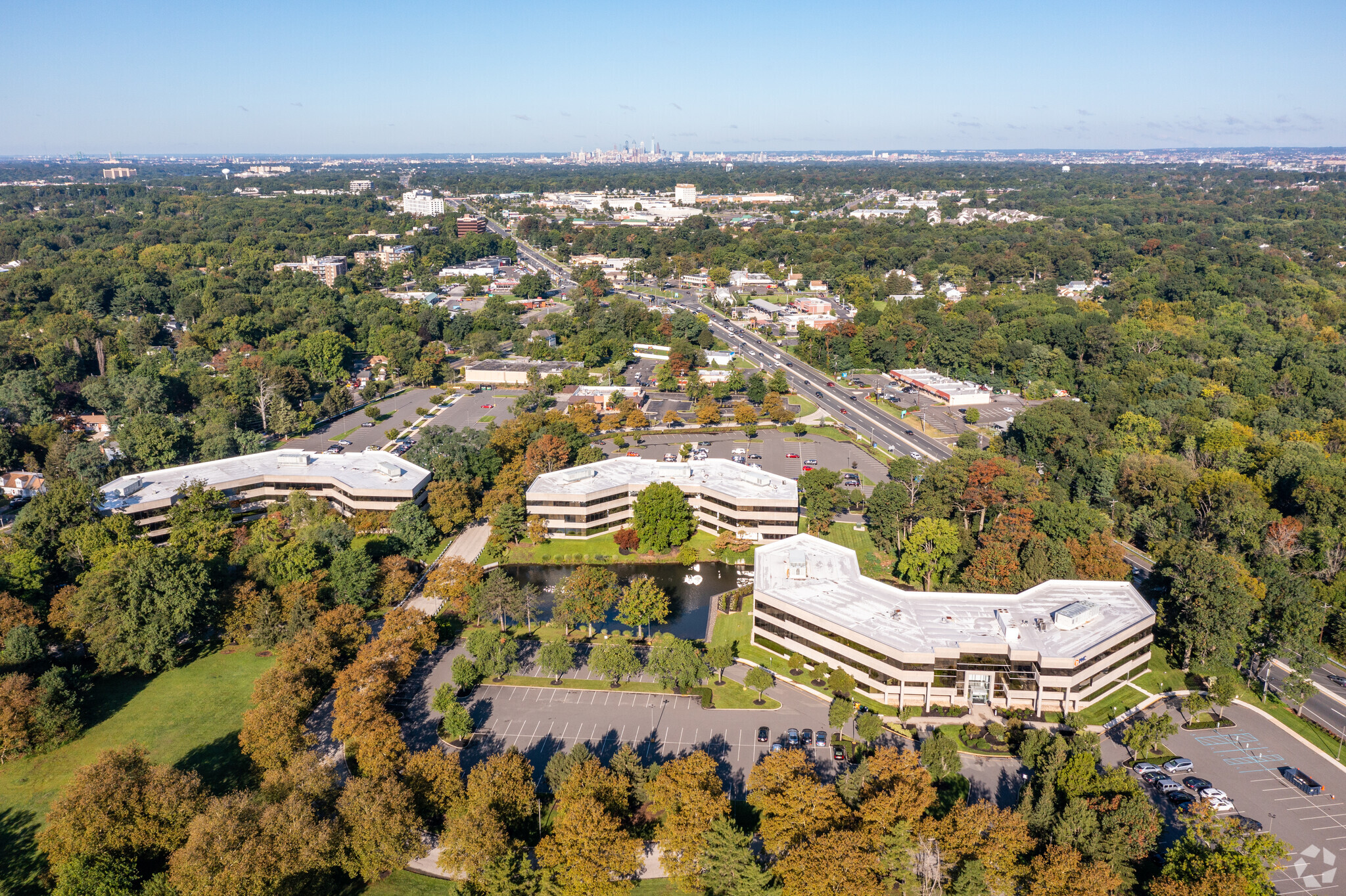 200 Lake Dr E, Cherry Hill, NJ en alquiler Foto del edificio- Imagen 1 de 11