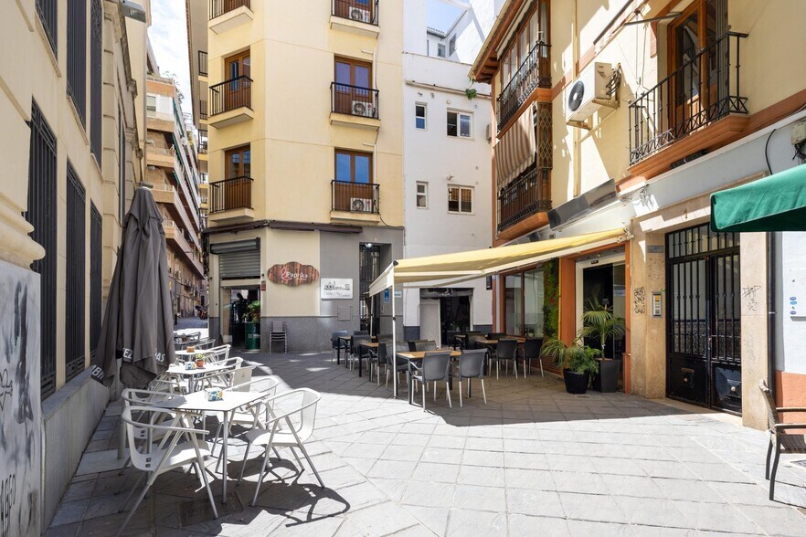 Local en Granada en venta - Foto del edificio - Imagen 1 de 20