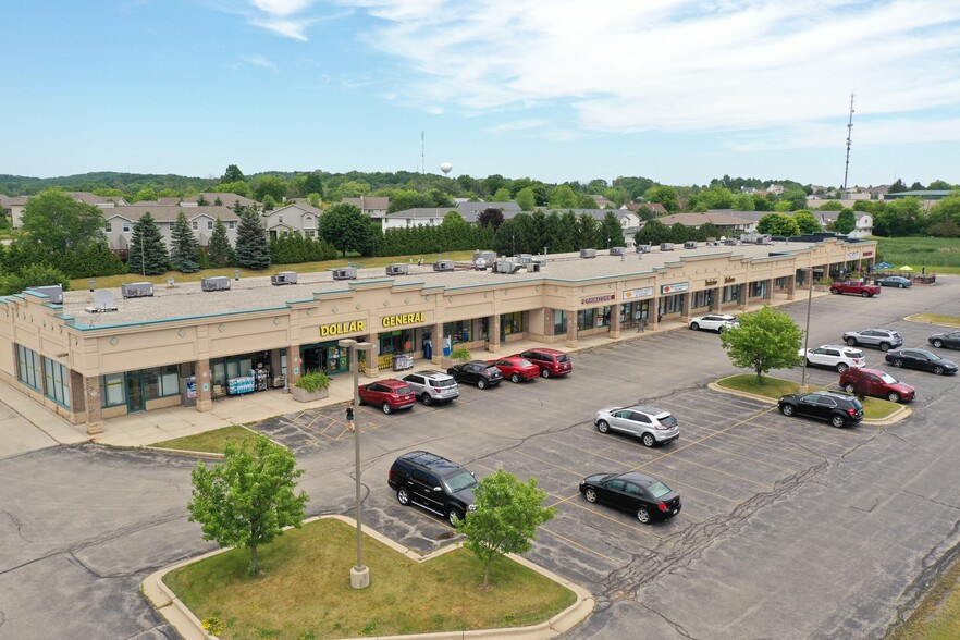 1024-1060 E Commerce Blvd, Slinger, WI en alquiler - Foto del edificio - Imagen 3 de 4