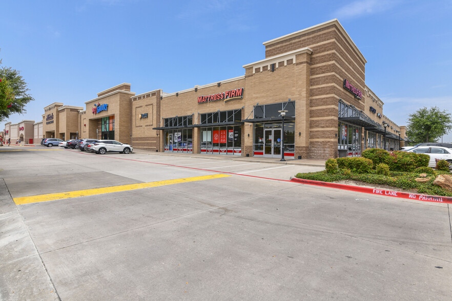 5301-5435 N Garland Ave, Garland, TX en alquiler - Foto del edificio - Imagen 1 de 4