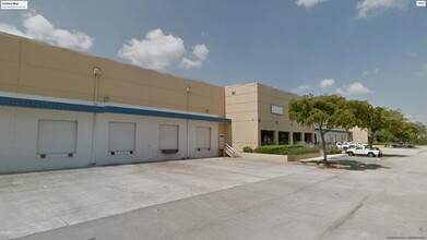 11800 NW 100th Rd, Medley, FL en alquiler Foto del edificio- Imagen 2 de 3