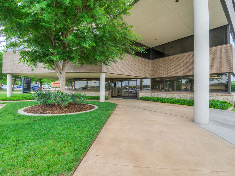 2424 Springer Dr, Norman, OK en alquiler - Foto del edificio - Imagen 3 de 19