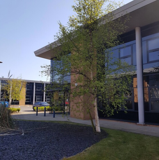 2 De Havilland Dr, Liverpool en alquiler - Foto del edificio - Imagen 1 de 1