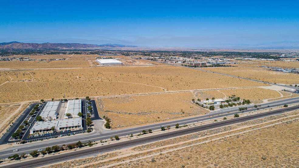 VAC/Sierra Hwy, Palmdale, CA en venta - Foto del edificio - Imagen 3 de 4